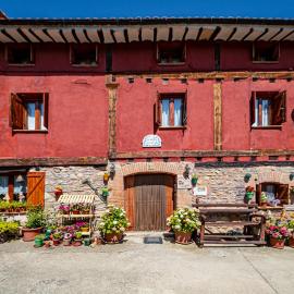 HOTEL Rural LA ALDEA ENCANTADA, hotell i Quintanilla del Monte