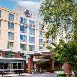 DoubleTree by Hilton Hotel Boston Bayside, hotel sa Boston