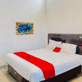 RedDoorz At Damai Guest House Kabanjahe, hotel din Kabanjahe