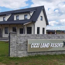 OZZI LAND Resort, hotel en Sobącz