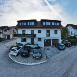 Gästehaus & Vinothek Strasser, hotel a Mattsee