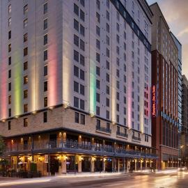 Hampton Inn & Suites Austin - Downtown، فندق في أوستن