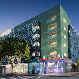 Hampton Inn & Suites Santa Monica، فندق في لوس أنجلوس