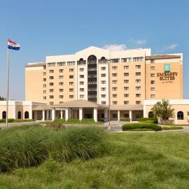 Embassy Suites by Hilton Kansas City International Airport, khách sạn ở Kansas City