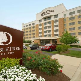 DoubleTree by Hilton Dulles Airport-Sterling, hotel sa Sterling