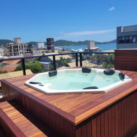 INCRÍVEL DUPLEX COM JACUZZI PRÓXIMO AO MAR, 3 SUÍTES, Apt 408, hotel in Canto Grande