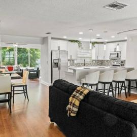 Stadium Sunflower Miramar home, 3 bd, 2 ba – hotel w mieście Miramar