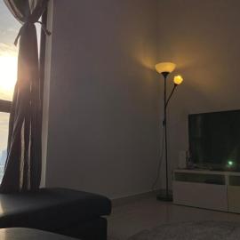 Islamic Santai Santai Homestay - Centrus Soho Cyberjaya, hotel in Cyberjaya