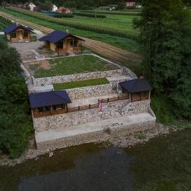 Apartmani Zavičaj Gornja Trešnjica, hotel en Ljubovija