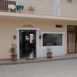 Koronis Hotel, hotel din Tolo