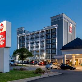 Best Western Plus Midwest Inn, hotel en Omaha