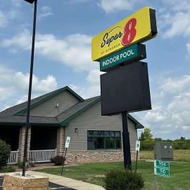 Super 8 by Wyndham Sturtevant Racine