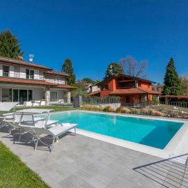 Villa Il Gelsomino Bellavista - Happy Rentals, hotel Besozzóban