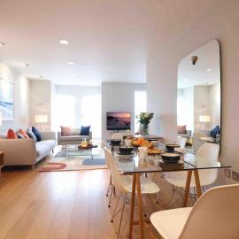 Luxurious apartment, 180° beach views & parking: St Ives şehrinde bir otel