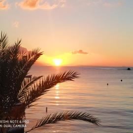 Notos Rooms, hotel di Loutro