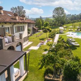 Resort Limax Acis, hotel u gradu 'La Morra'