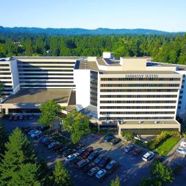 Embassy Suites by Hilton Portland Tigard, hotel sa Tigard