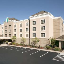 Embassy Suites Cleveland - Beachwood, khách sạn ở Beachwood