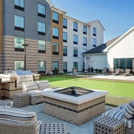 Homewood Suites By Hilton Ronkonkoma, hótel í Ronkonkoma