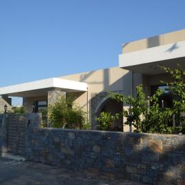 Nikolas Villa, khách sạn ở Goúrnai