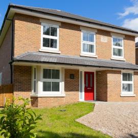 Field View- Amazing 5 bed, Great for contractors and families