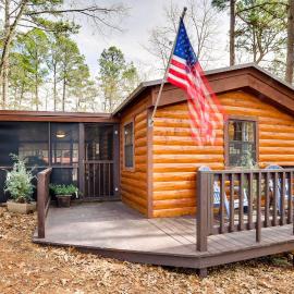 Broken Bow Abode w/ Hot Tub < 7 Mi to Lake!
