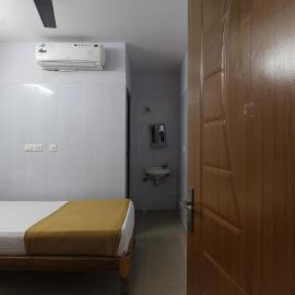 JKS DELUXE LODGE, hotel in Udaiyārpālaiyam