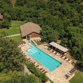 Apricot Aghveran Resort, khách sạn ở Agveran