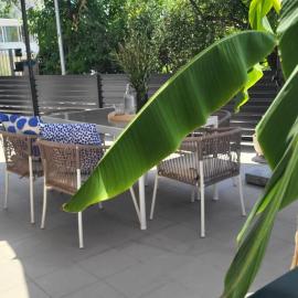 Sur La Plage terrace apartment
