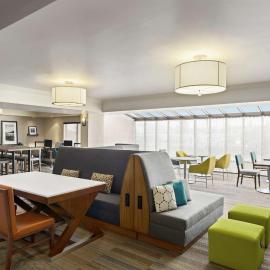 Hampton Inn Portland Airport, hotel em Portland