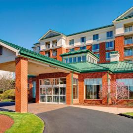 Hilton Garden Inn Hartford North-Bradley International Airport, хотел в Уиндзър