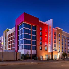 Hilton Garden Inn Columbia Downtown، فندق في كولومبيا