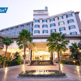 The Grand Riverside Hotel