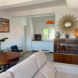 Superb Surf House Next to best Caparica Beach, hotel in Costa da Caparica