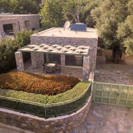 Ouzo Stone Studio, hotel in Plomari