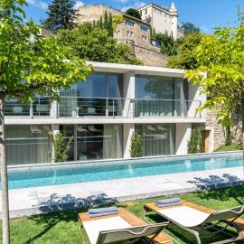 Le Pavillon M, Piscine et Spa au pied du château, Petit-Déjeuner inclus, Parking privé، فندق في غراينا