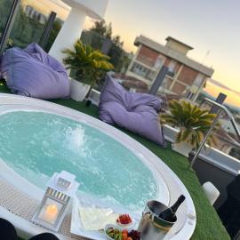 Q Hotel