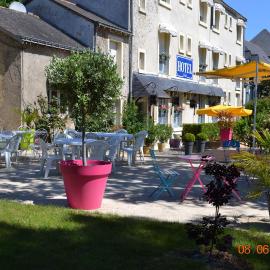 Hôtel Le Castel – hotel w mieście Brissac-Quincé