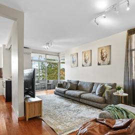 Stylish 2BR Apartment – Walk to Bondi Beach