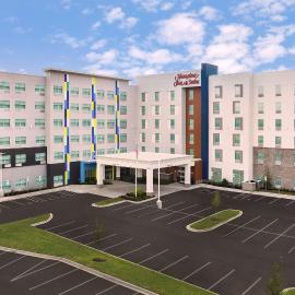 Hampton Inn & Suites Charlotte Airport Lake Pointe, hotel em Charlotte