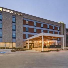 Home 2 Suites By Hilton Fairview Allen، فندق في Fairview