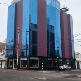 Hotel PLATINIUM, ξενοδοχείο σε Τάκνα