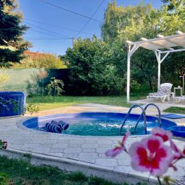 Apartman White House with sauna ,pool and jacuzzi