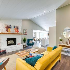 Orrington Vacation Rental w/ Private Deck & Views!、Orringtonのホテル