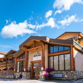 Rundle Mountain Lodge, hotel en Canmore