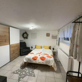 Gemütliche kleine Wohnung mit Garten, hotel a Unterburg
