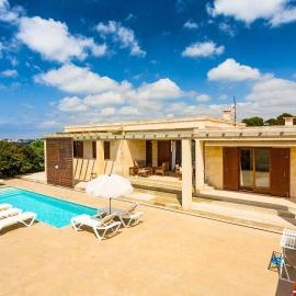 Water Front Villa Shalom, hotel a Binissafuller