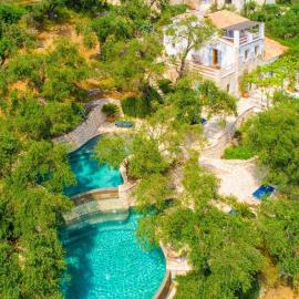 The Olive Press Agni Bay โรงแรมในAgní