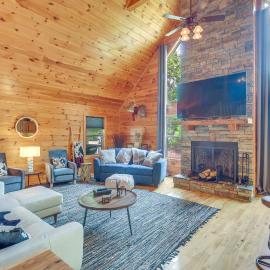 Upscale Coosawattee Cabin w/ Hot Tub & Fire Pit!