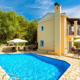 Villa Evie, hotel u gradu Nisakion